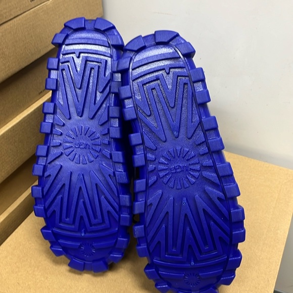 UGG CLASSIC BRELLAH MINI - Picture 3 of 5